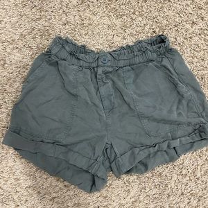 Aerie women’s size small green relaxed fit shorts